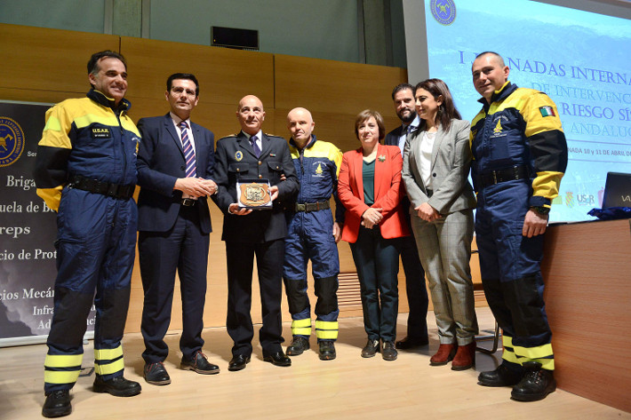 Bomberos italianos comparten experiencias y protocolos de actuación en emergencias en unas jornadas sobre riesgo sísmico